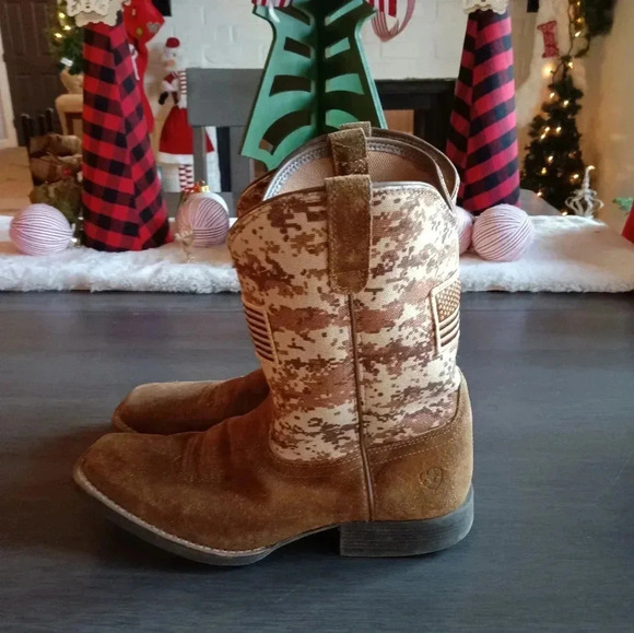 Ariat Mens 5. Excellent Used Condition Western Boot - Antique Mocha